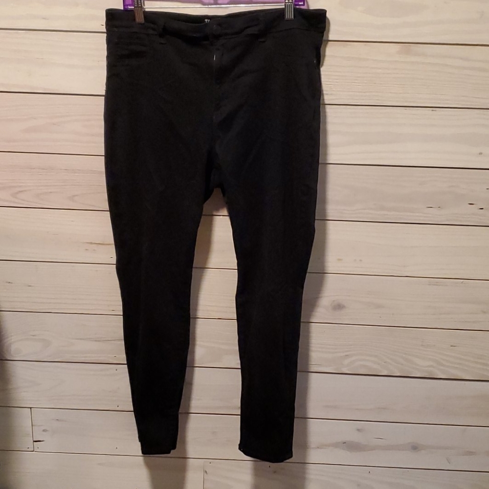 Black high rise ankle length jegginga